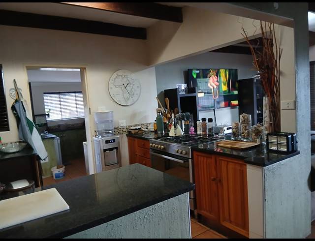 4 BEDROOM FREESTANDING FOR SALE IN SCHOEMANSVILLE